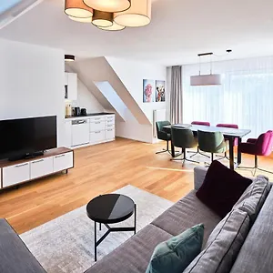 Myfavorit - Spacious Next To Puplic Transport U1 Direct Connection To Citycenter Avusturya