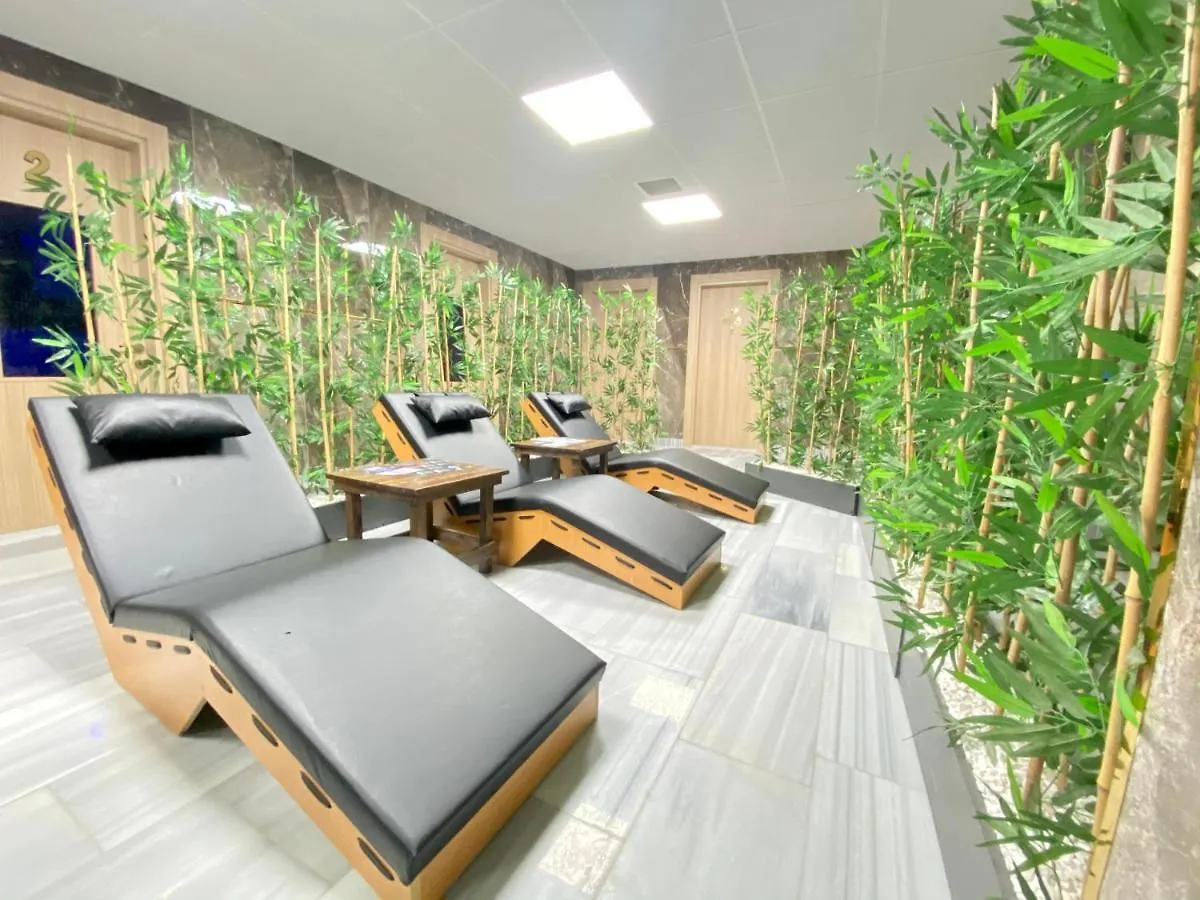 Grand Gulluk Hotel & Spa City Center אנטליה