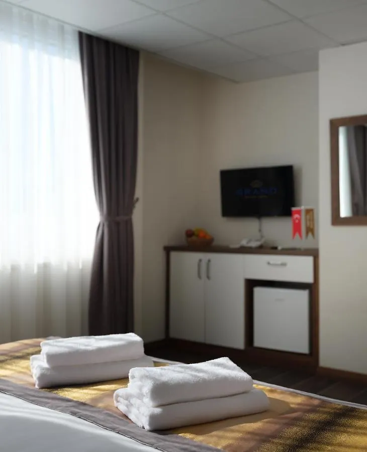 Grand Gulluk Hotel & Spa City Center אנטליה